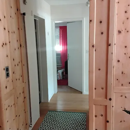 Zentral Gelegene Sonnige Und Ruhige Appartement *